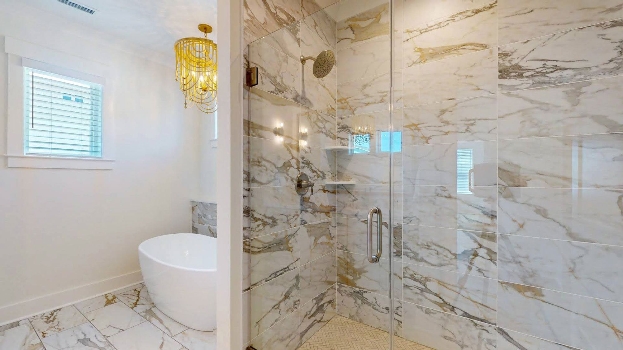 Salt House bathroom